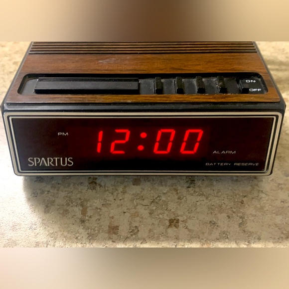 Other Vintage Spartus 118 Red Led Display Wood Grain Alarm Clock